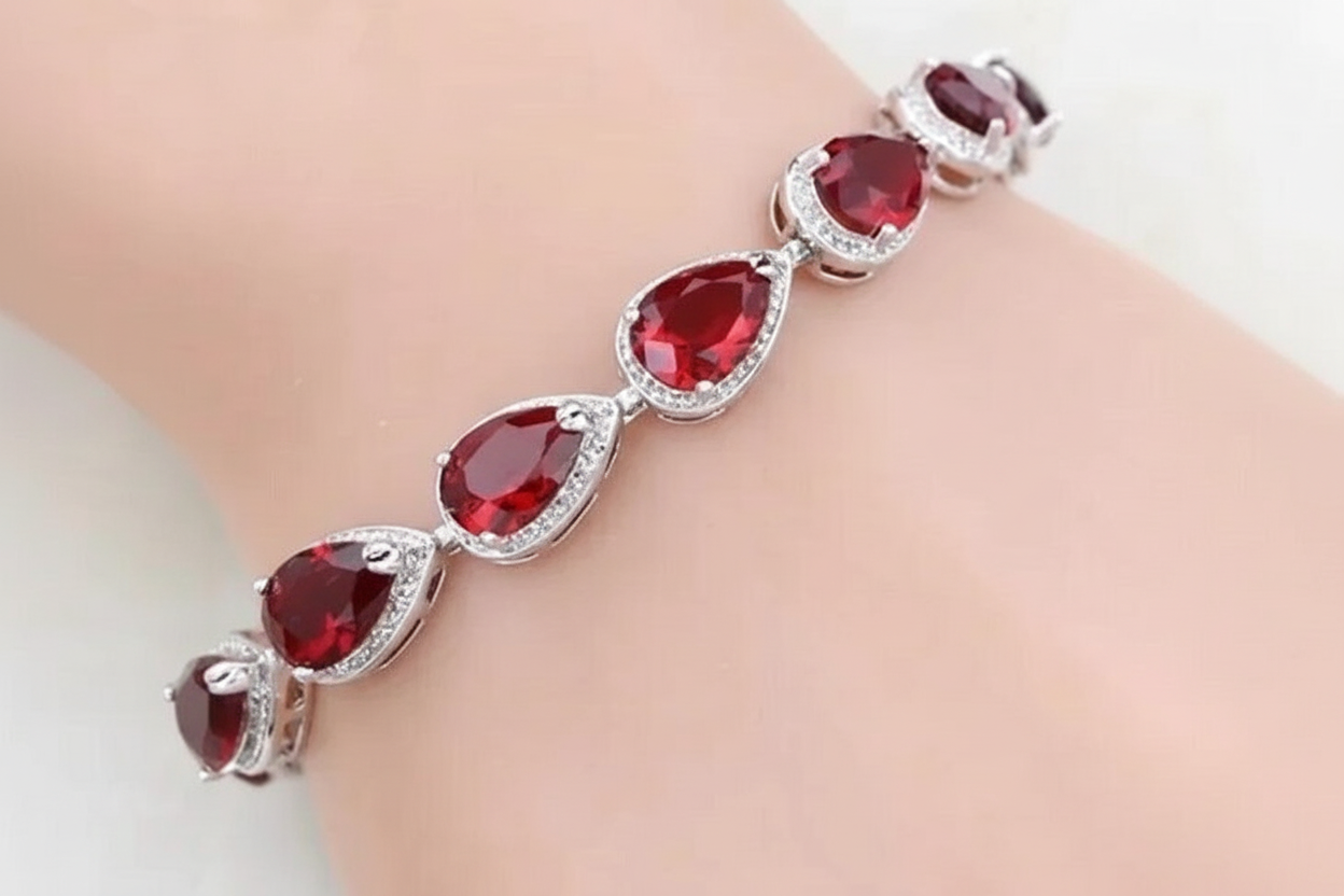 Exquisite Women's Red Zircon Crystal Bracelet - Zinc Alloy Metal - Bride / Wedding, Birthday, Party
